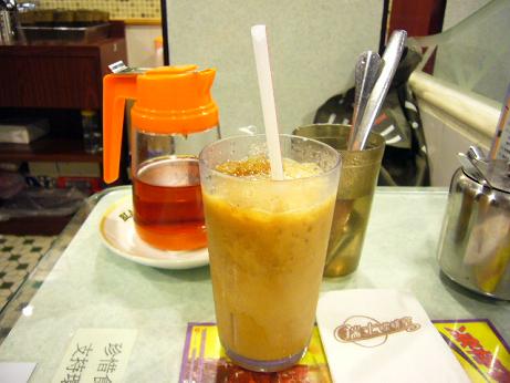 瑞士咖啡室 凍奶茶.JPG