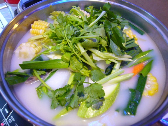 P1110221靚煲皇 Supreme Hot Pot 正宗澳門豬骨煲.jpg