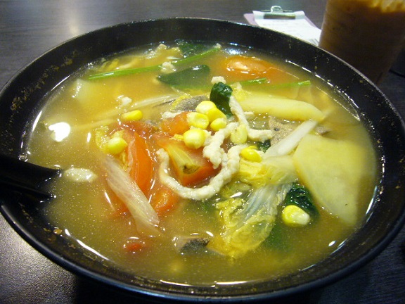 P1130776 阿媽靚湯 米線.jpg