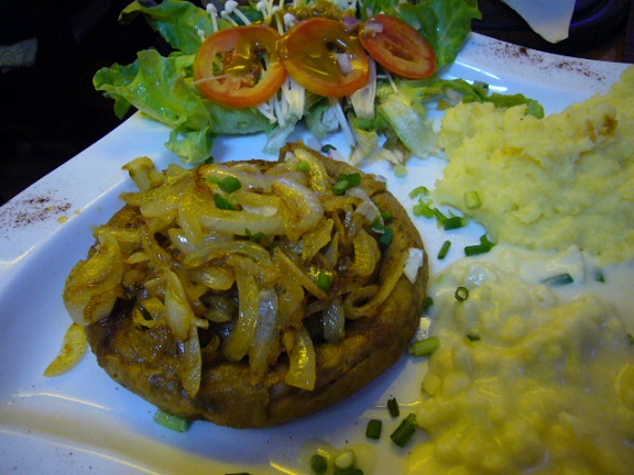 P1140183 G's Bangkok sausage.jpg