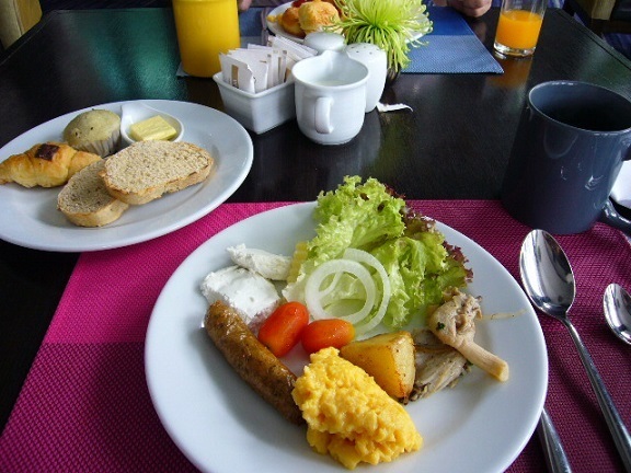 P1150210 Chatrium Hotel Riverside Bangkok breakfast.jpg