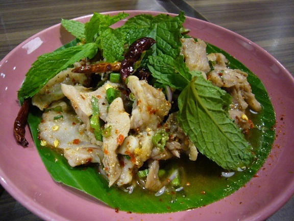 P1150309 Kai Yang Sua Yai ブタのサラダ.jpg